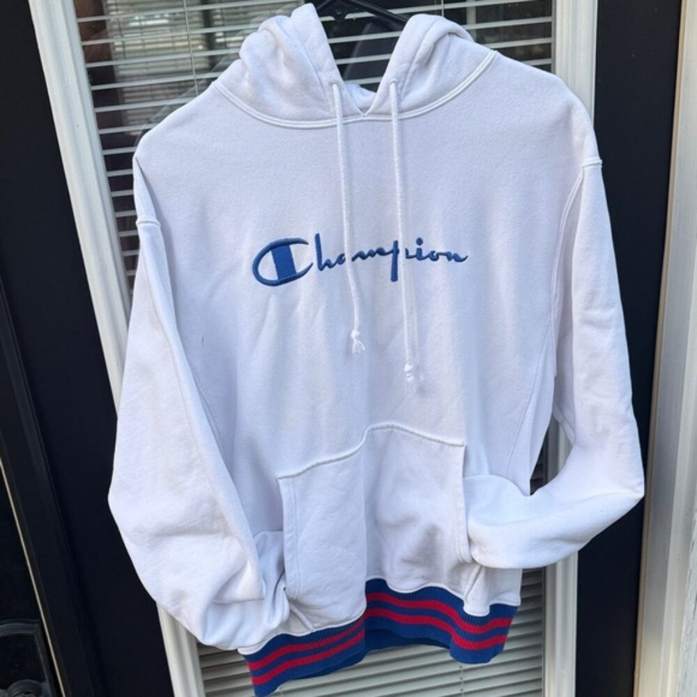 Champion Vintage 90’s hooded sweatshirt with ribbed hem & cuffs (Size: Med)(EUC)